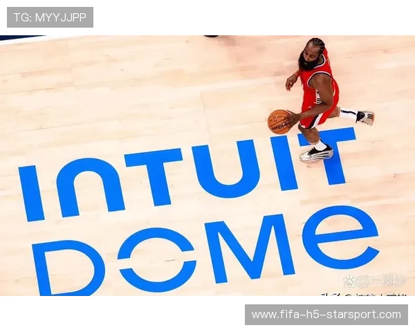 快船底角三分命中，主场直接起立