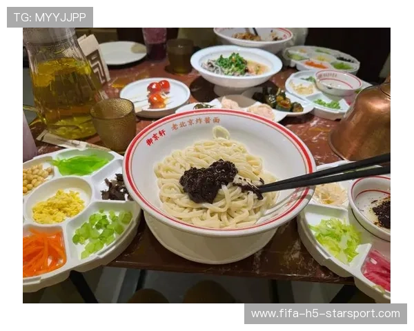 [选手名]晒出的全家福：夺冠归来，最想吃的一口竟然是妈妈亲手做的炸酱面💖